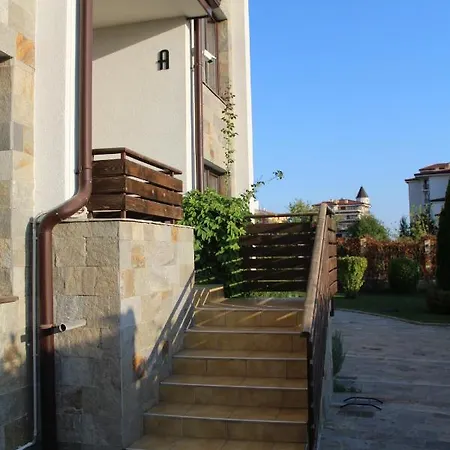 Salut In Viyana Lägenhet Nesebar